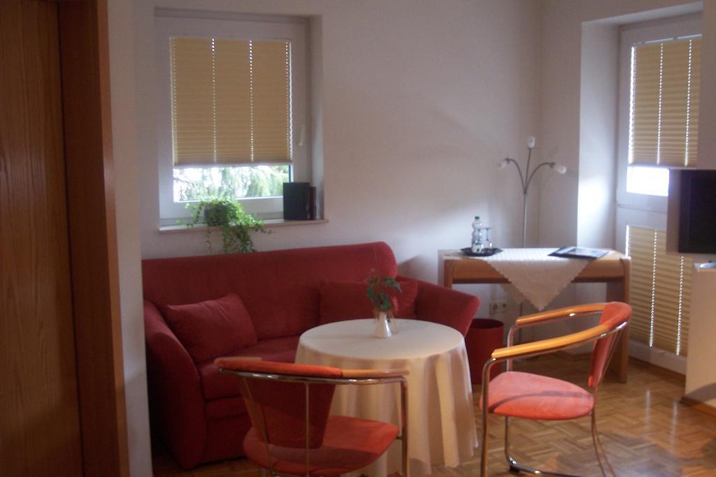 Hotel Garni Zur Bergstrasse Zwingenberg  Pokoj fotografie