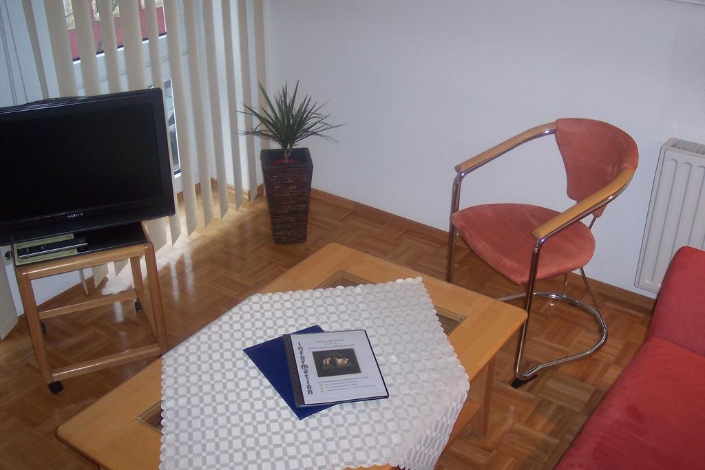Hotel Garni Zur Bergstrasse Zwingenberg  Pokoj fotografie
