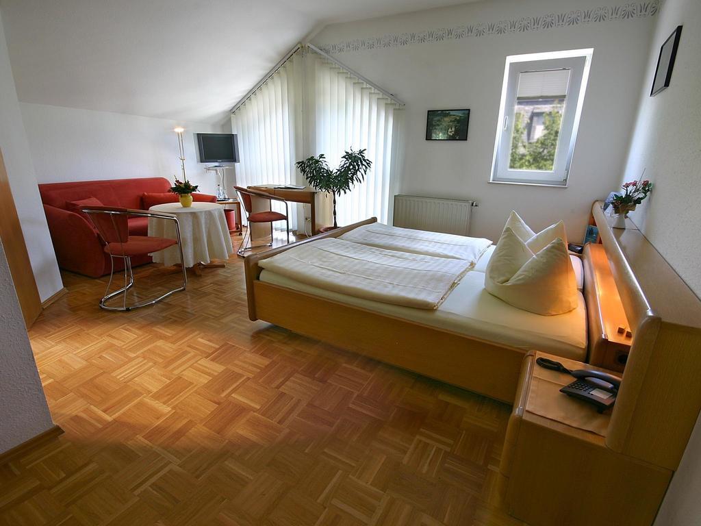 Hotel Garni Zur Bergstrasse Zwingenberg  Pokoj fotografie